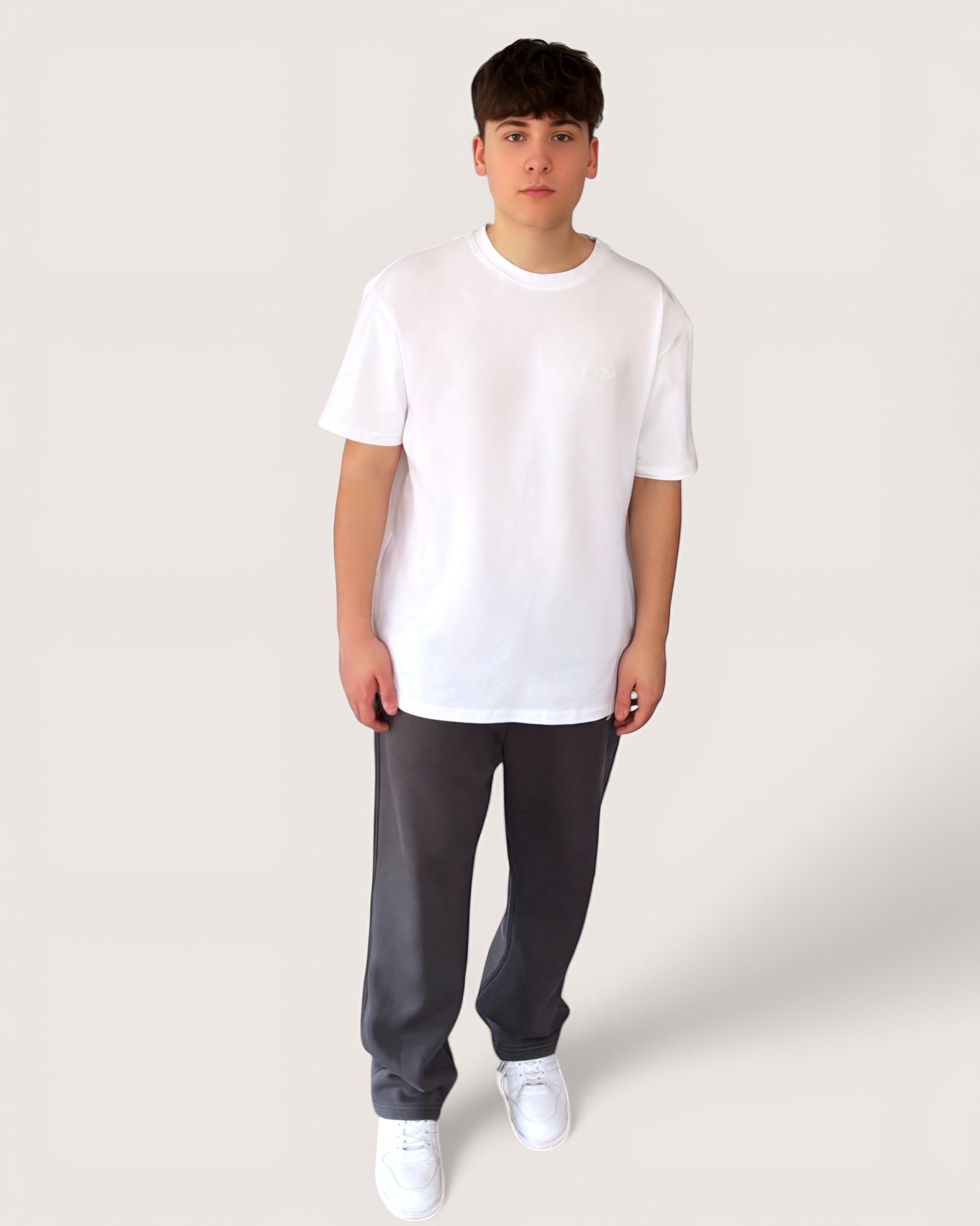 Weißes Oversize Tee mit schwarzem Rosen-Backprint und weißem Logostick vorne, schwerer Stoff, High Class Streetwear for Men, einzigartige Streetwear, T-Shirt von SOD in der Farbe White, high quality