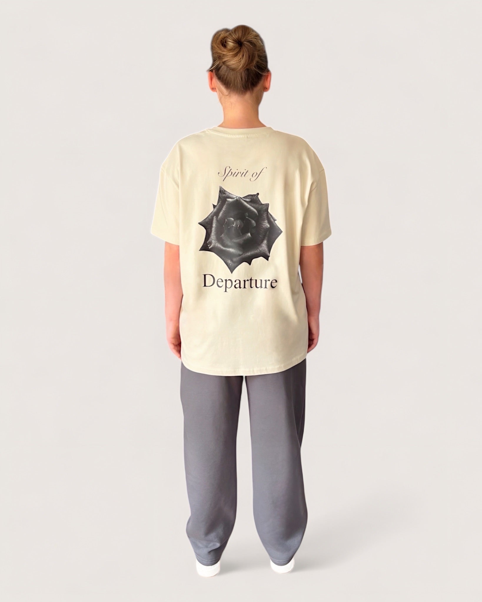 Butteryellow TEE mit schwarzer Rose hinten für Frauen, T-shirt aus der Black & White Roses Collection von Spirit of Departure