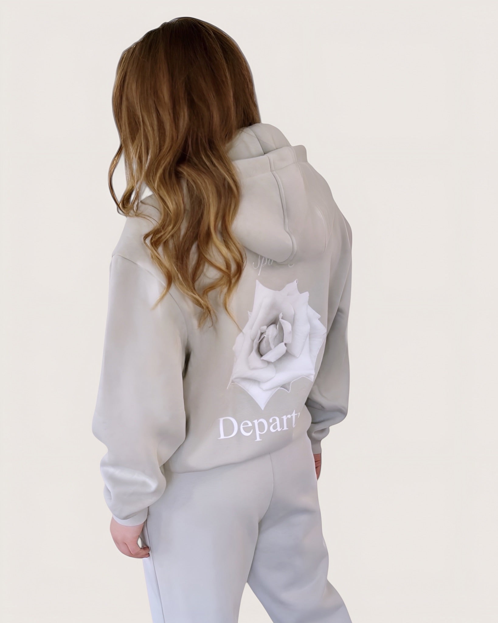Hellgrauer Zip Hoodie mit weißer Rose als großen Backprint und weißem Logostick vorne, Kuscheliger Zipper, Cozy Zipper, Zip Hoodie von Spirit of Departure, Streetwear für Damen von Spirit of Departure, Zip Hoodie in Light Grey von der Black & White Roses Collection, dicker Stoff, high quality, Streetwear for Women von SOD