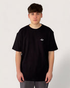  heavy-tee-in-black-mit-weißer-rose-von-spirit-of-departure-rose-collection-neue-kollektion-streetwear-for-men-schwarzes-t-shirt-mit-weißer-rose-schwarzes-t-shirt-herren